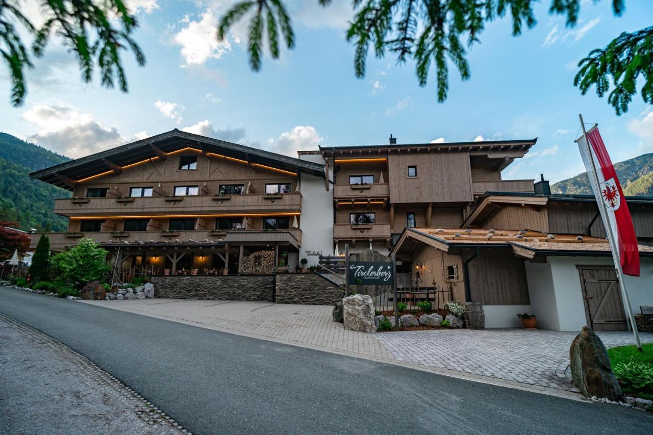 Hotel Landhaus Tirolerherz Sankt Ulrich am Pillersee Exterior foto